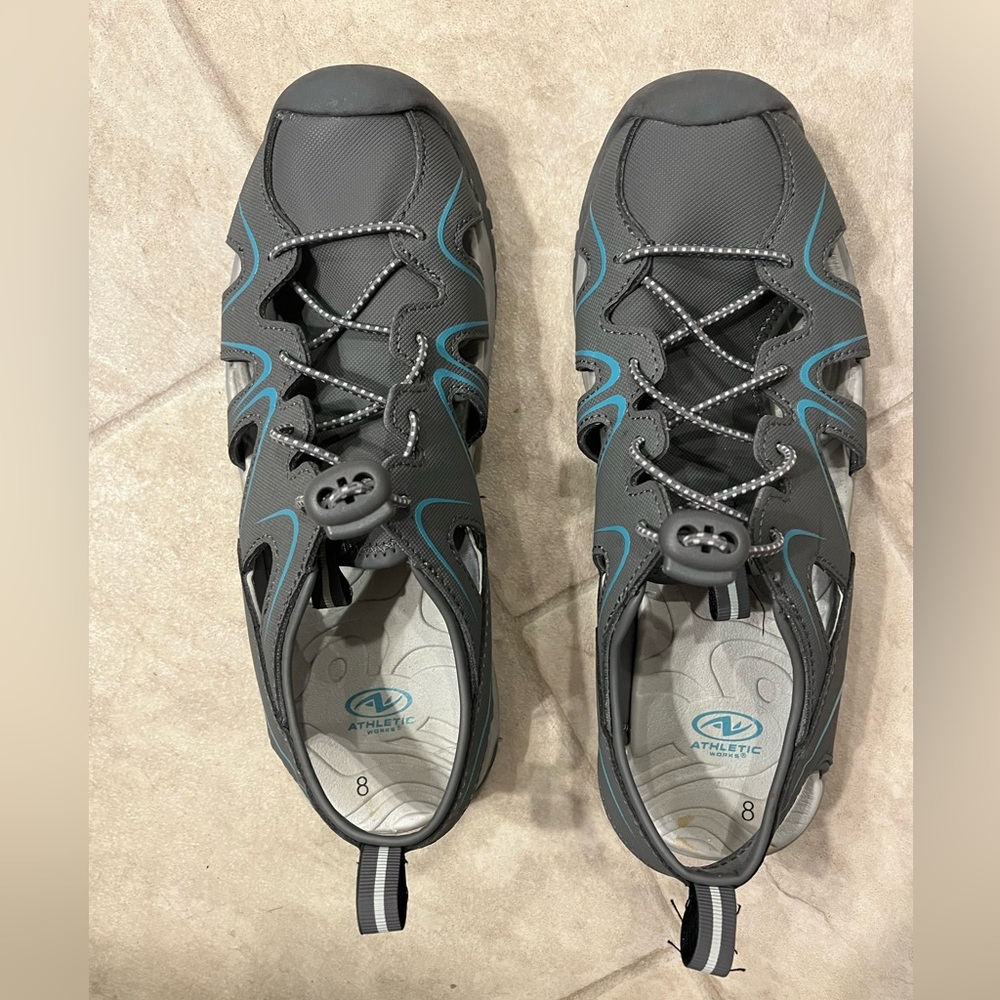 Athletic Works size 8 women’s gray and teal bungee closed toe sandals.